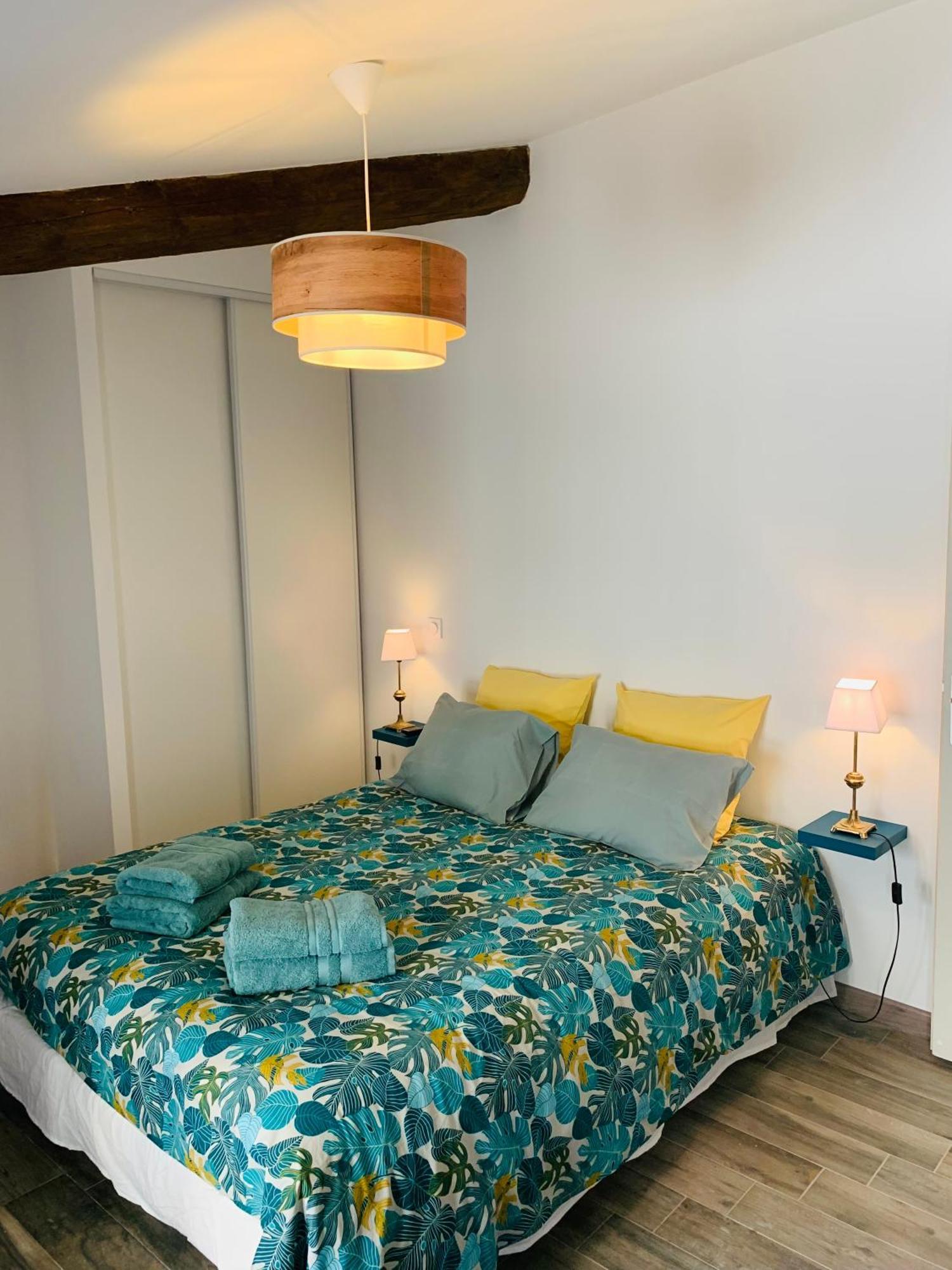 La Bonbonniere Gite De Charme Avec Jacuzzi Malaucène Exterior foto